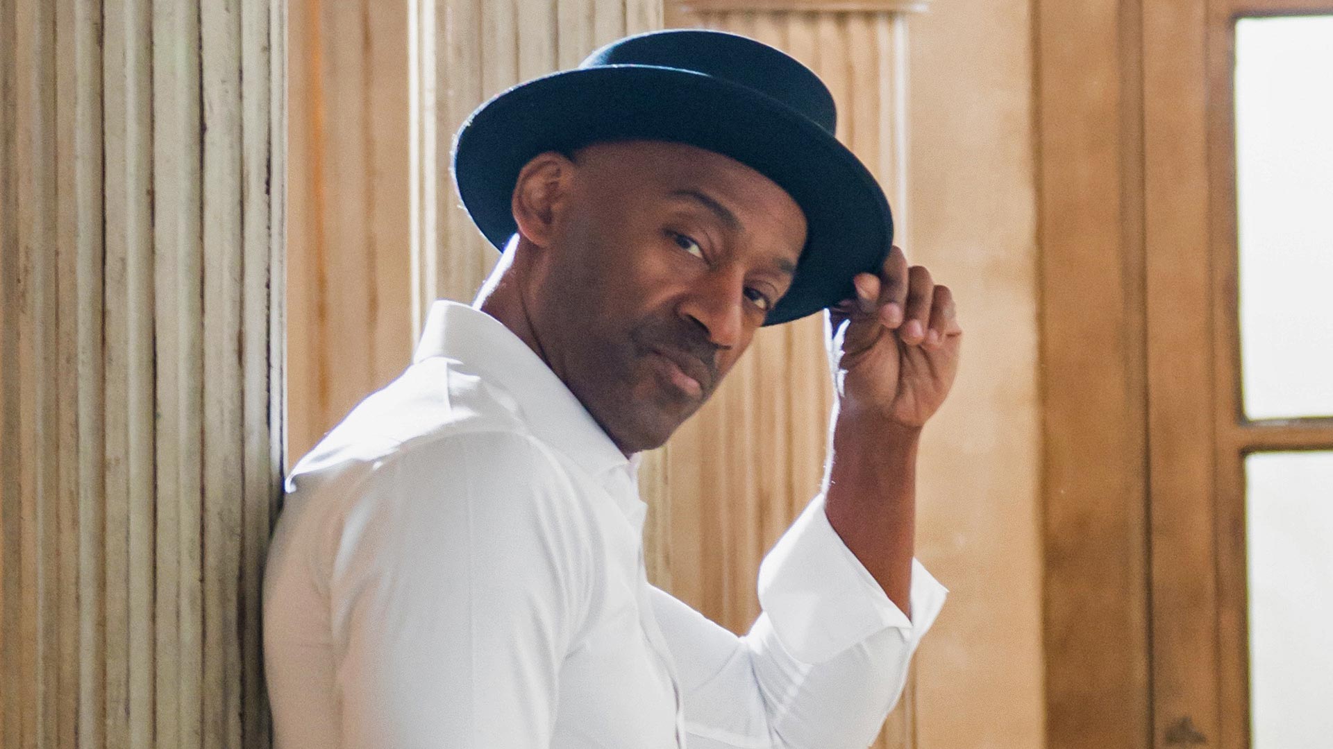 Marcus Miller on the SJC 27